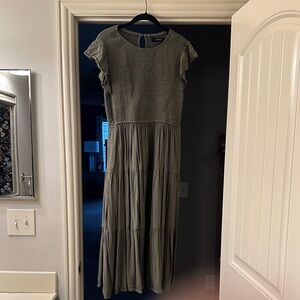 Chic Gray Midi Dress